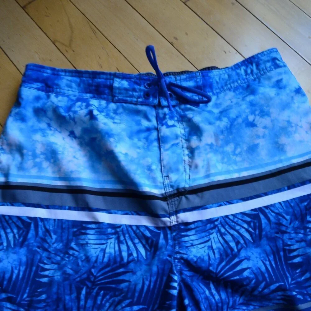 Speedo Men’s Leaf Tie Dye Print Stripes Multi-Colored Mesh Lined Swim Trunks L